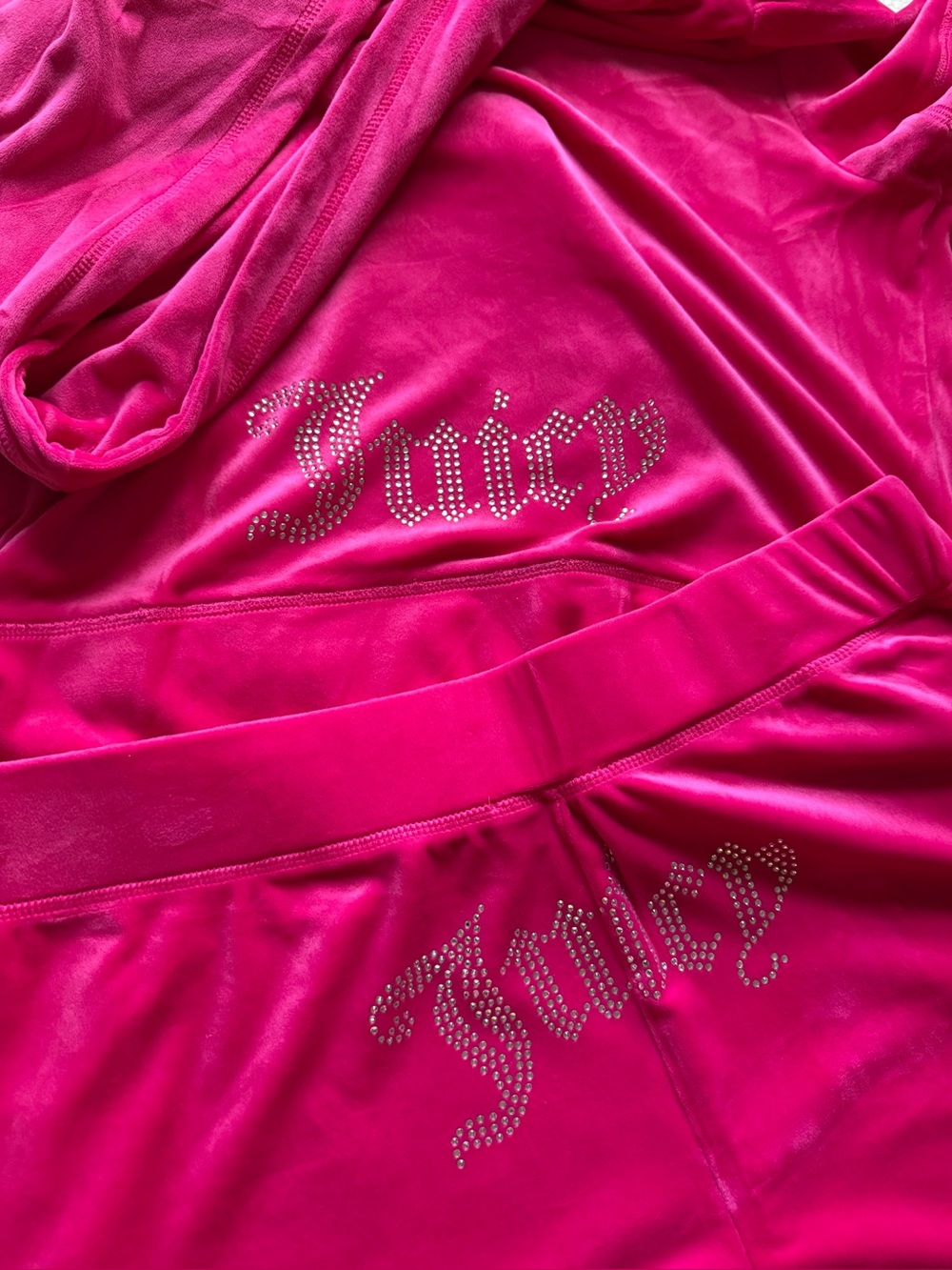 Juicy Couture Y2K Hot Pink Velour Rhinestone Logo Short Sleeve Hoodie & Shorts